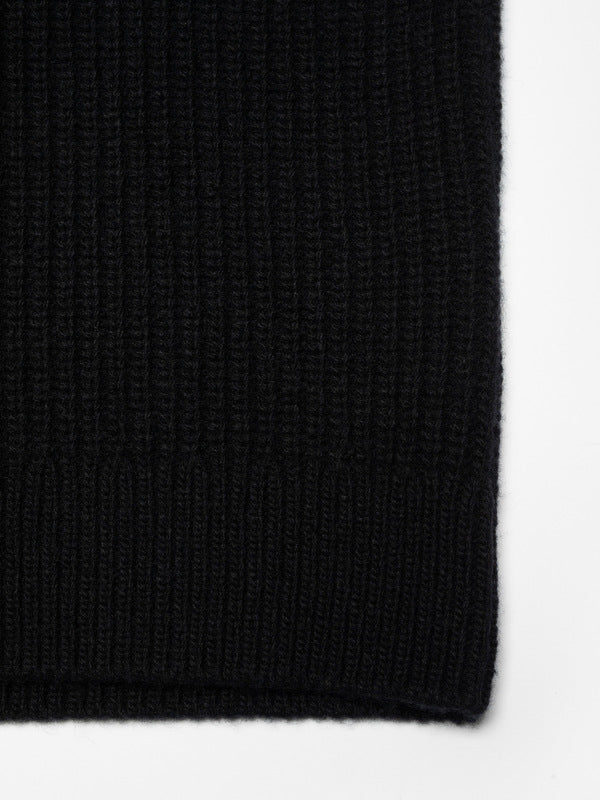 August Zip Black - image 2